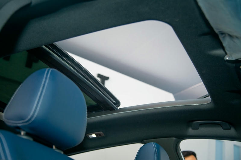 cửa sổ trời toàn cảnh